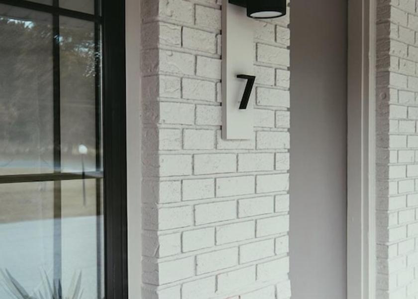 Vermont Manchester Center Exterior Detail