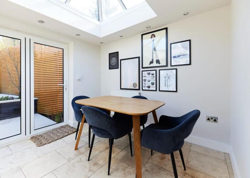 England Weybridge Room