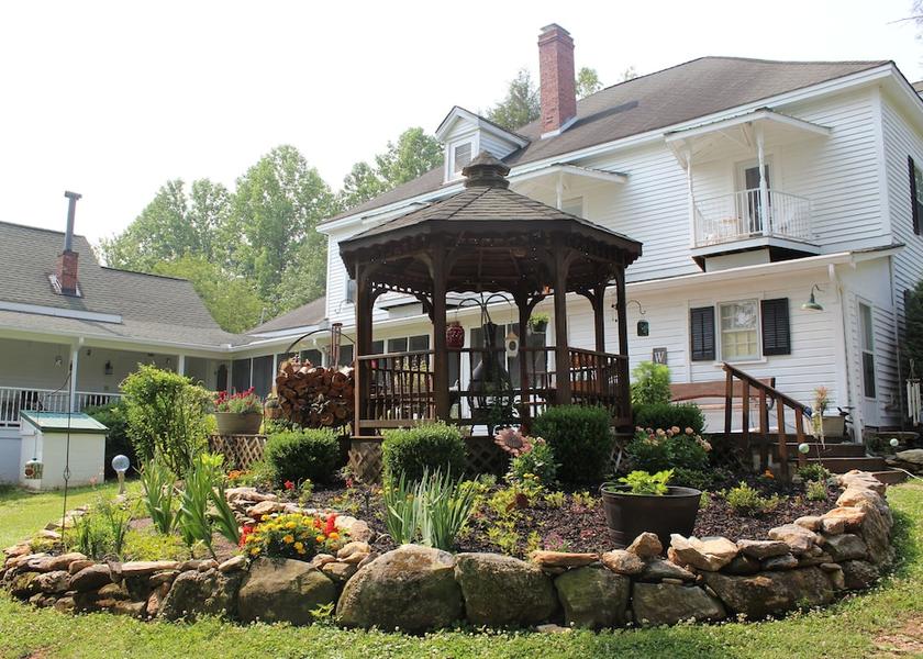 Georgia Sautee Nacoochee Exterior Detail