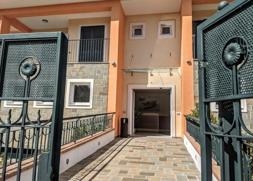 Campania Ascea Facade