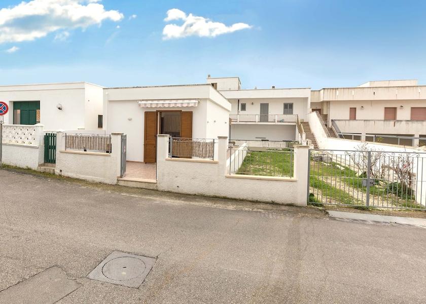 Puglia Castro Exterior Detail