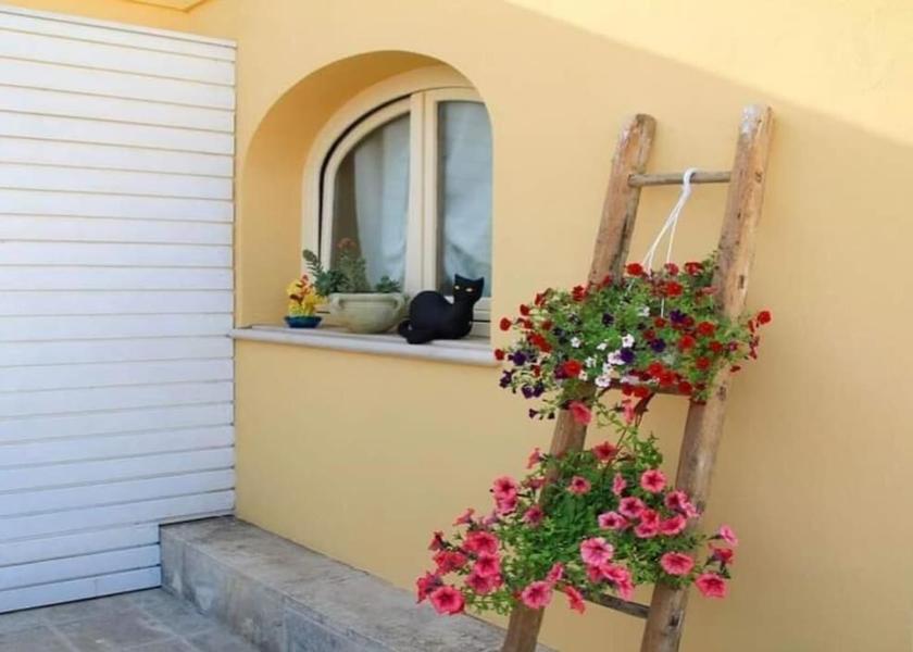 Puglia Castro Exterior Detail