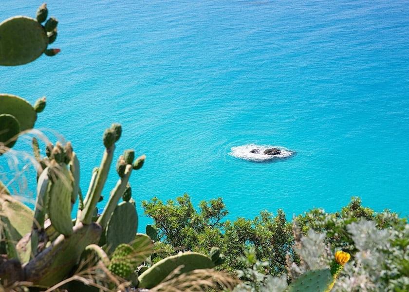 Calabria Isola di Capo Rizzuto Beach/Ocean View