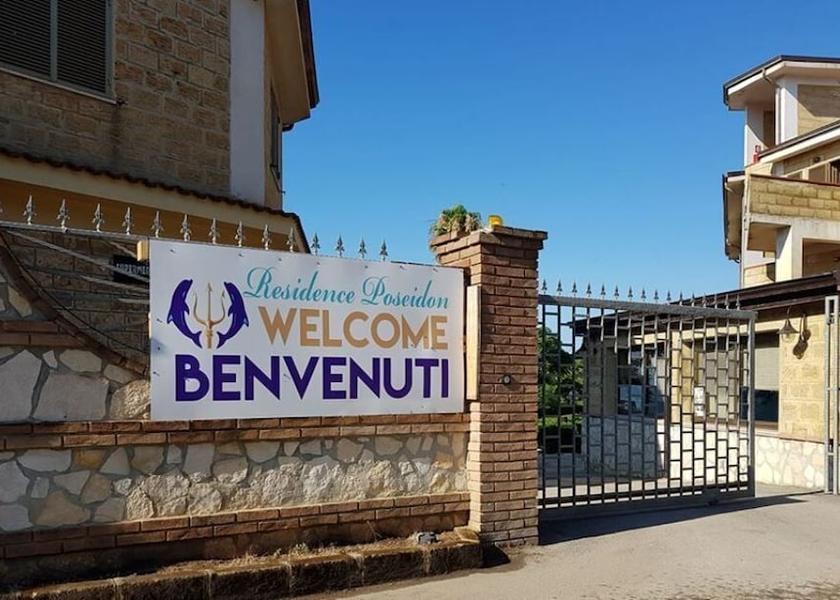 Calabria Isola di Capo Rizzuto Entrance