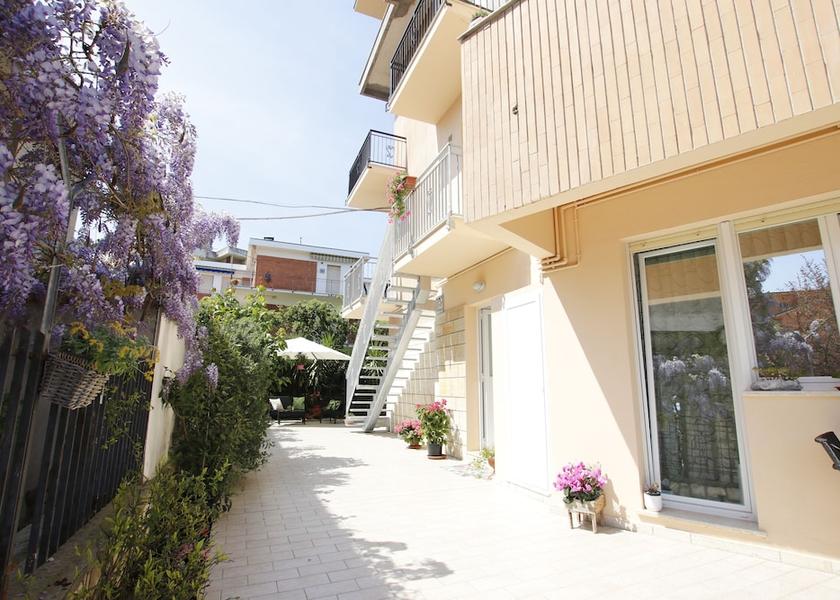 Marche Numana Facade