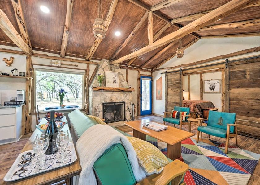 Texas Blanco Interior Entrance