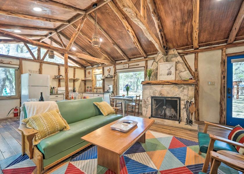 Texas Blanco Interior Entrance