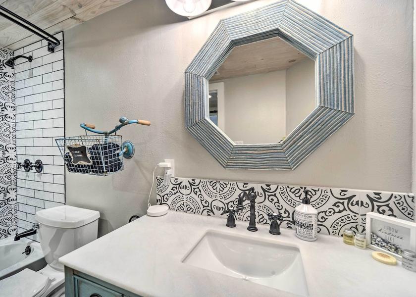 Texas Blanco Interior Entrance