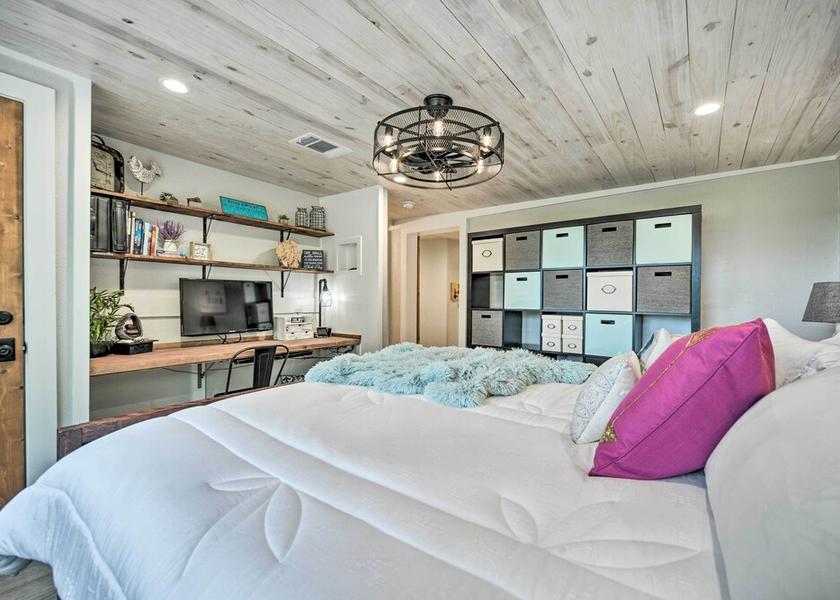 Texas Blanco Interior Entrance