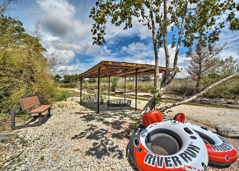 Texas Blanco Interior Entrance