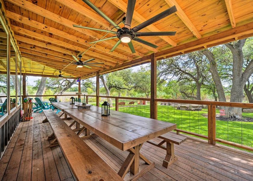 Texas Blanco Interior Entrance