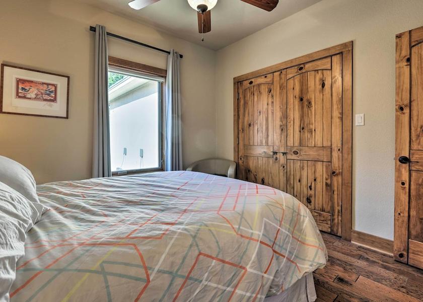 Texas Blanco Interior Entrance