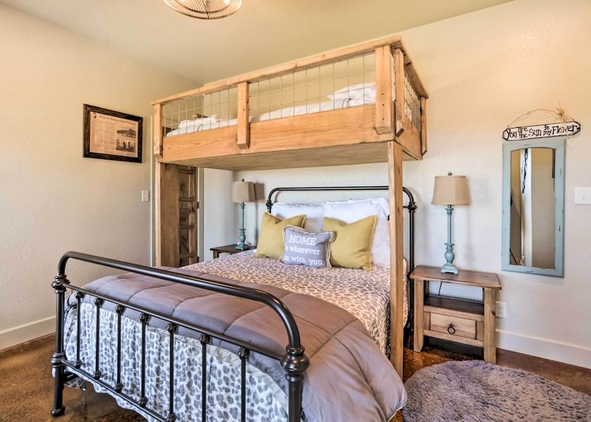 Texas Blanco Interior Entrance