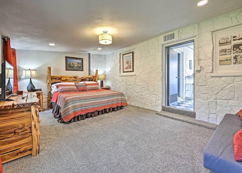 Texas Blanco Interior Entrance