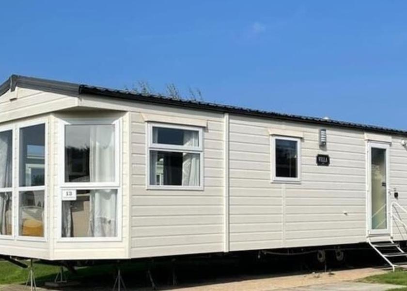 England Driffield Exterior Detail