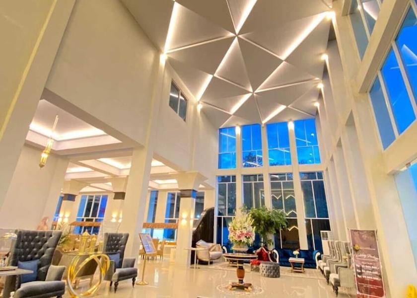  Kendari Interior Entrance