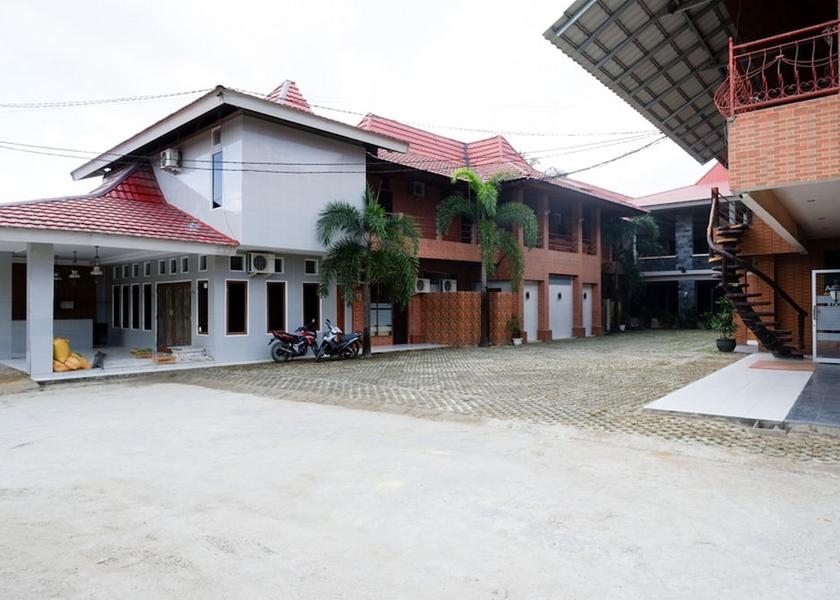  Kendari Exterior Detail