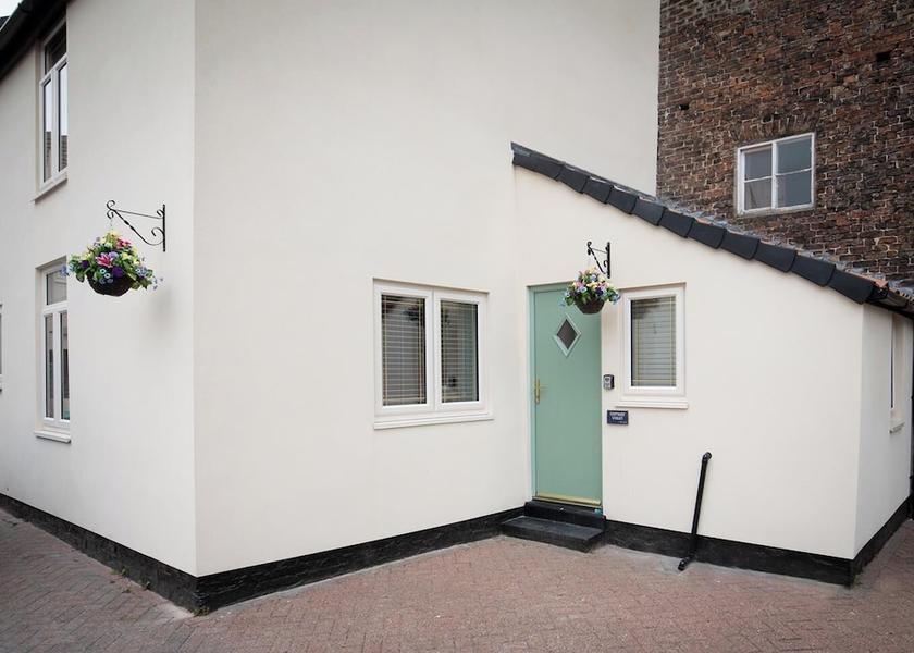 England Yarm Exterior Detail