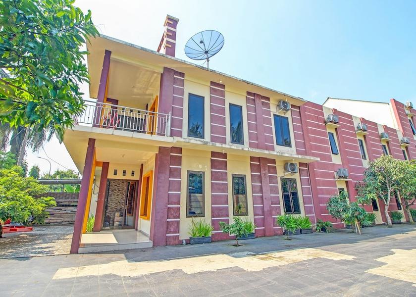 Central Java Cilacap Exterior Detail