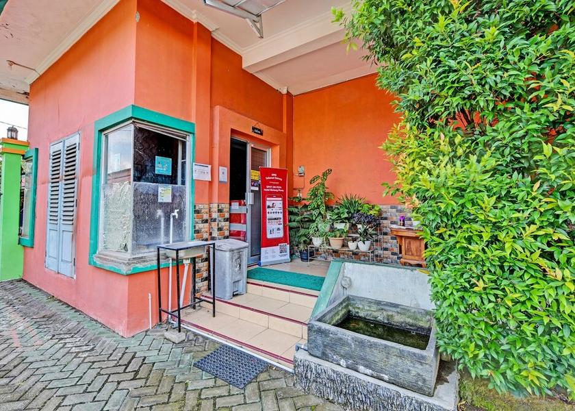 Central Java Cilacap Exterior Detail