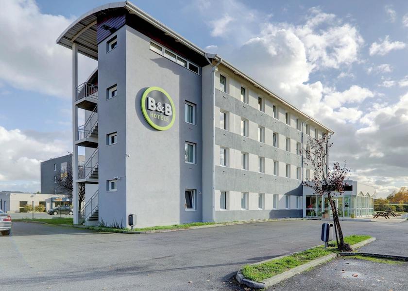 Auvergne-Rhone-Alpes Saint-Victor Facade