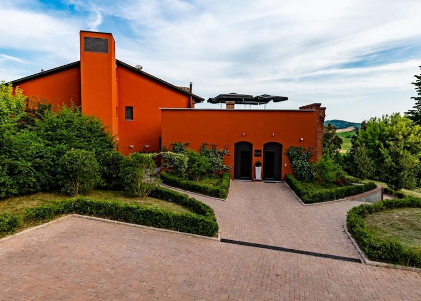 Piedmont Penango Exterior Detail