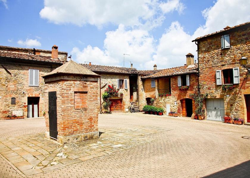 Tuscany Murlo Exterior Detail