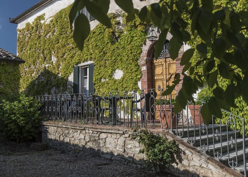 Tuscany Murlo Exterior Detail