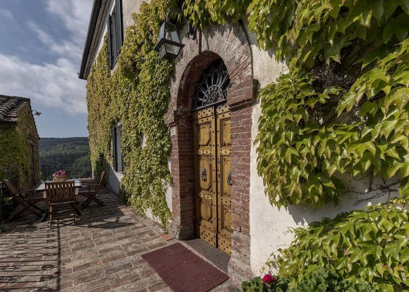 Tuscany Murlo Exterior Detail