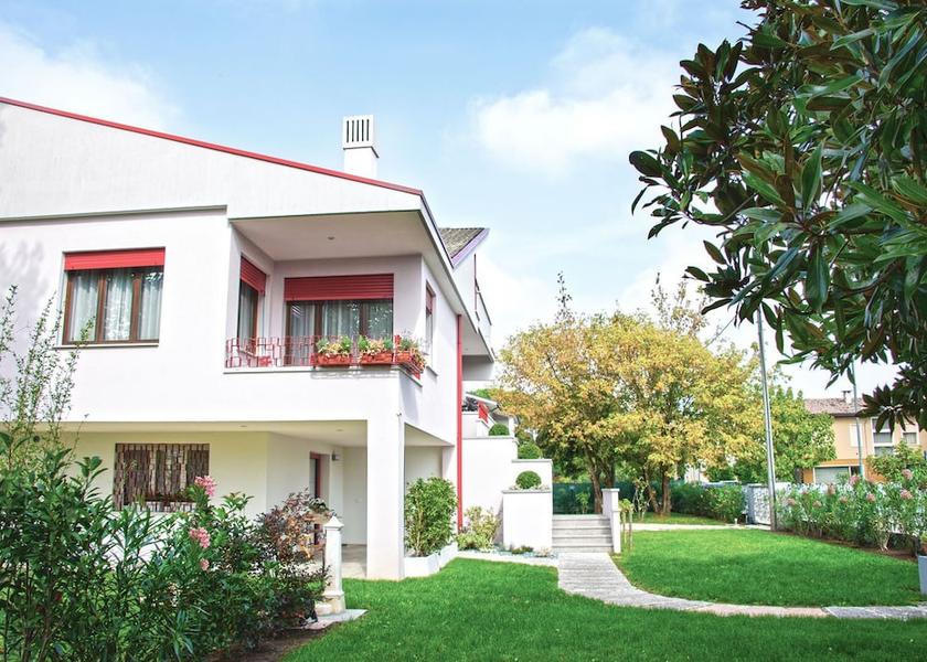 Veneto Silea Exterior Detail