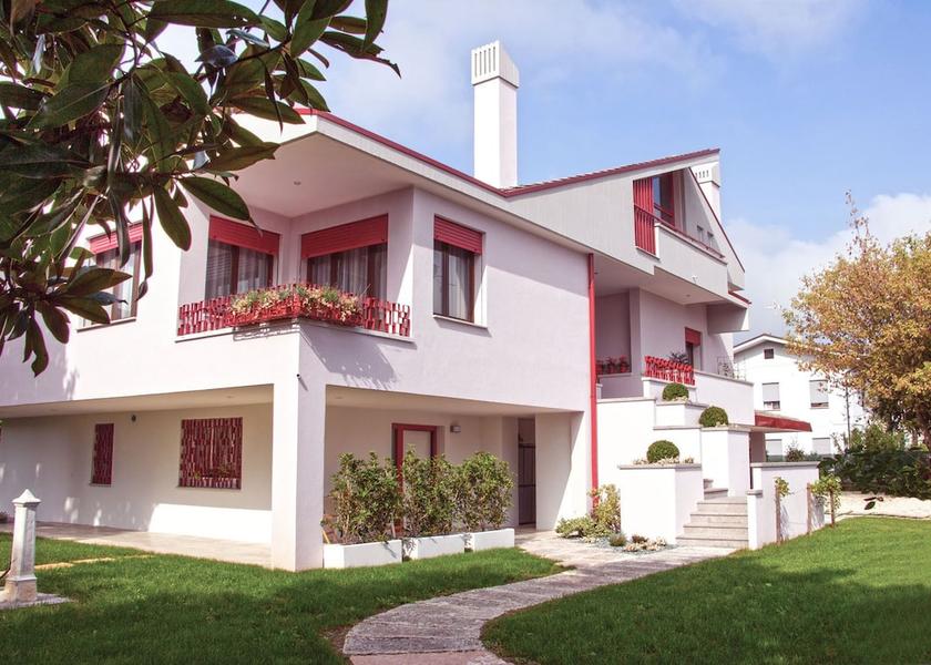 Veneto Silea Exterior Detail