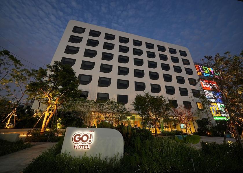 Rayong Province Ban Chang Front of property - evening/night