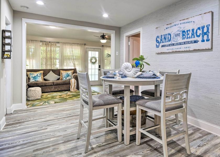 Maryland Chesapeake Beach Interior Entrance