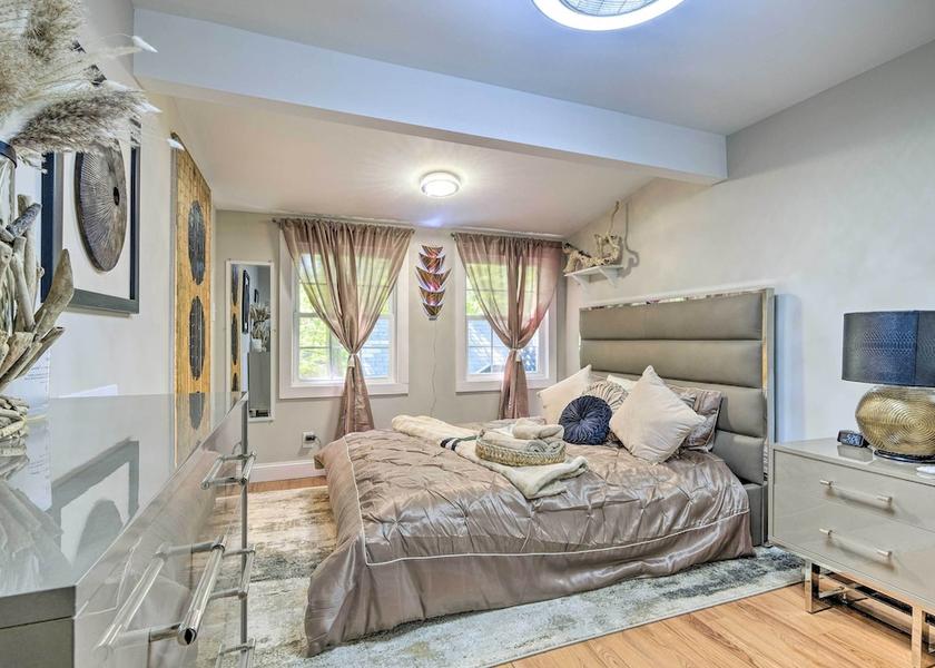 Maryland Chesapeake Beach Interior Entrance