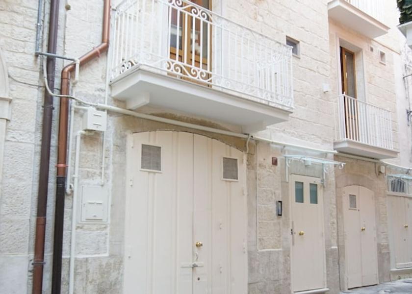 Puglia Modugno Facade
