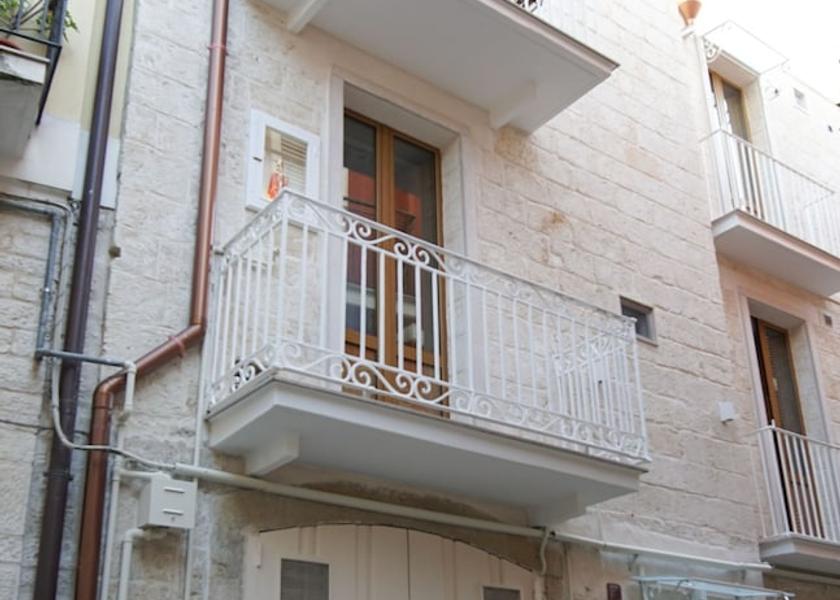 Puglia Modugno Facade