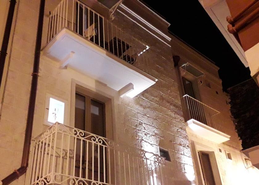 Puglia Modugno Exterior Detail