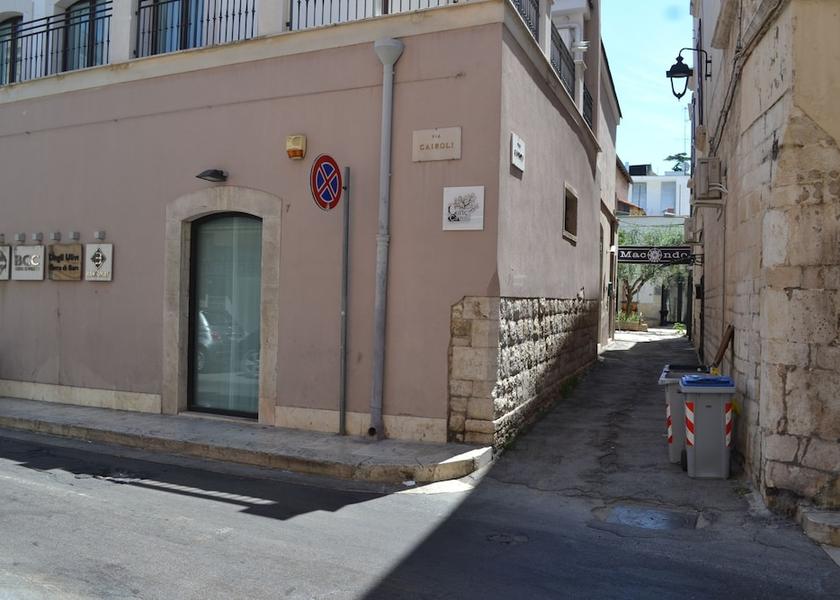 Puglia Modugno Exterior Detail