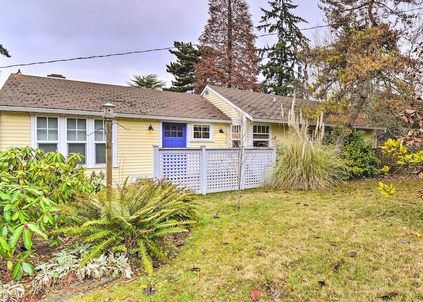 Washington Bainbridge Island Interior Entrance