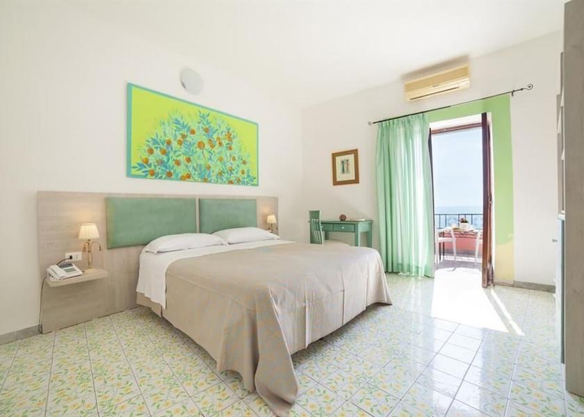 Campania Serrara Fontana Room