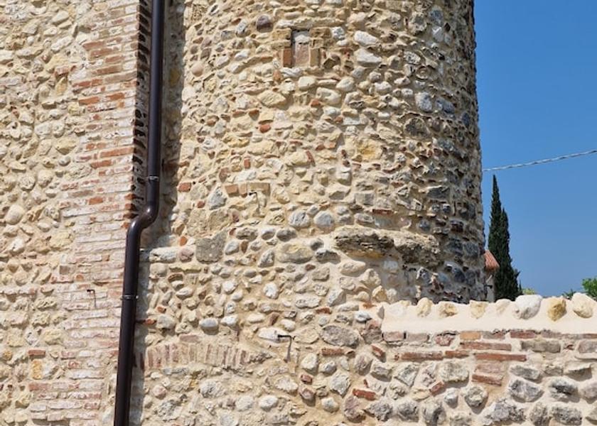 Veneto San Pietro in Cariano Exterior Detail