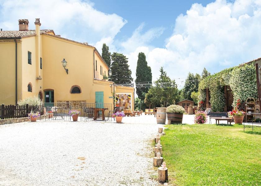 Tuscany Collesalvetti Exterior Detail