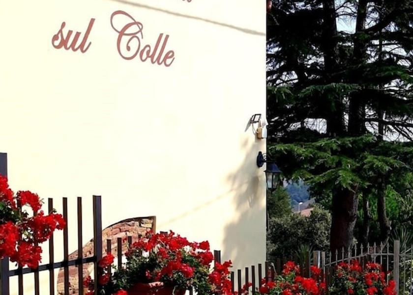 Tuscany Collesalvetti Facade