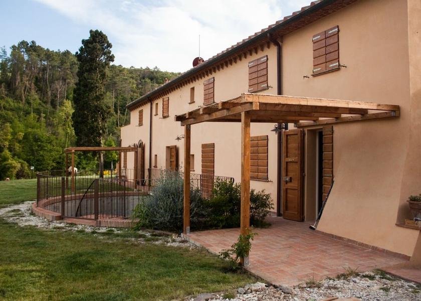 Tuscany Collesalvetti Exterior Detail
