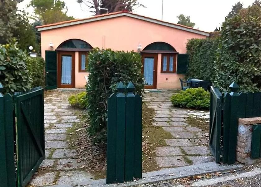 Tuscany Collesalvetti Exterior Detail