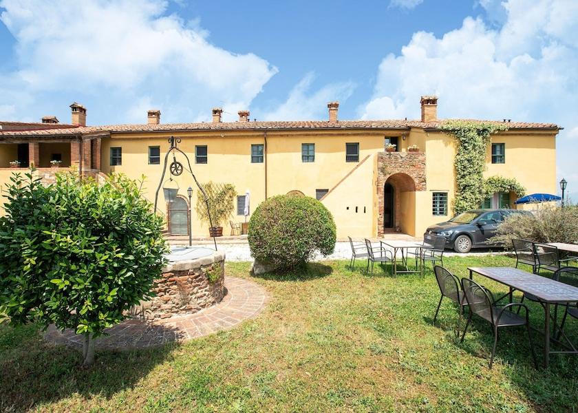 Tuscany Collesalvetti Exterior Detail