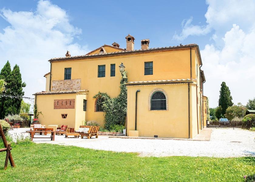 Tuscany Collesalvetti Exterior Detail