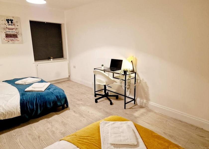 England Uxbridge Room