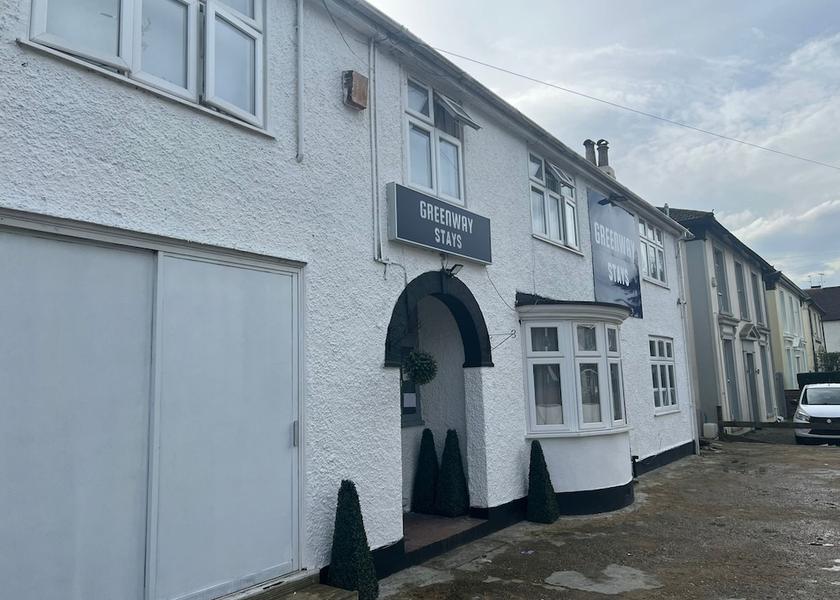 England Uxbridge Facade