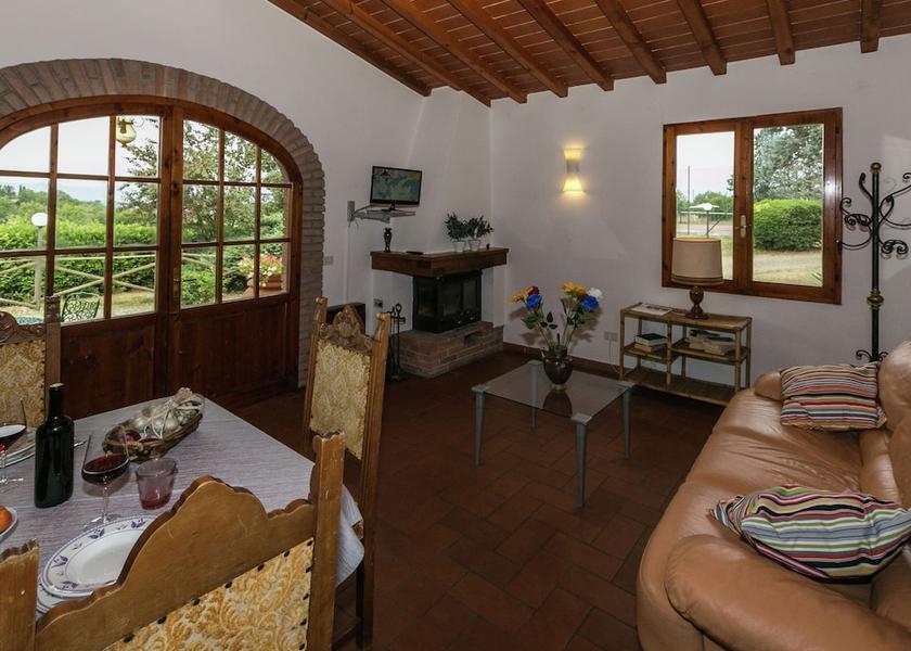 Tuscany Terranuova Bracciolini Dining Area